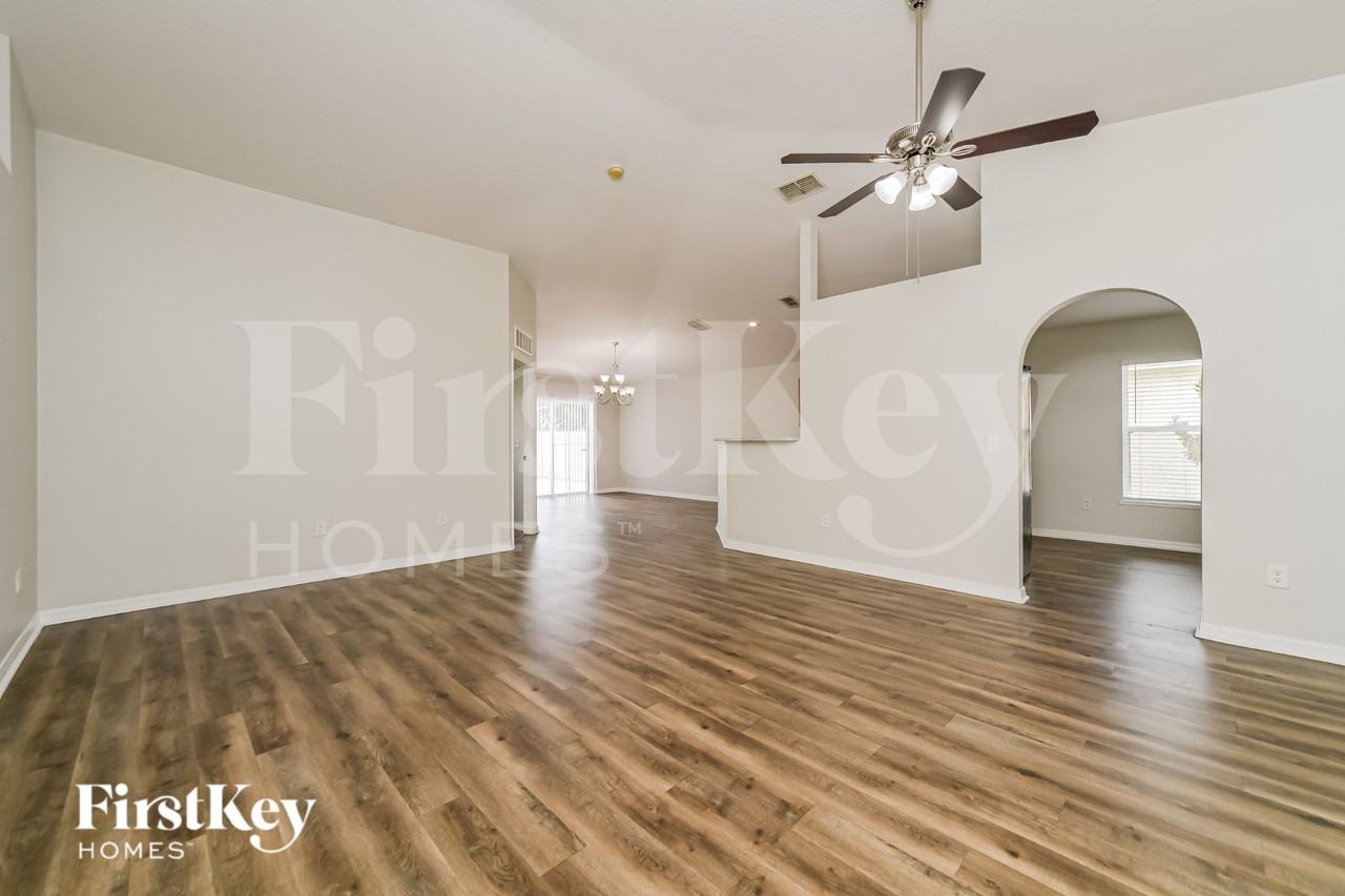 5521 Sycamore Canyon Dr - Photo 2 of 20