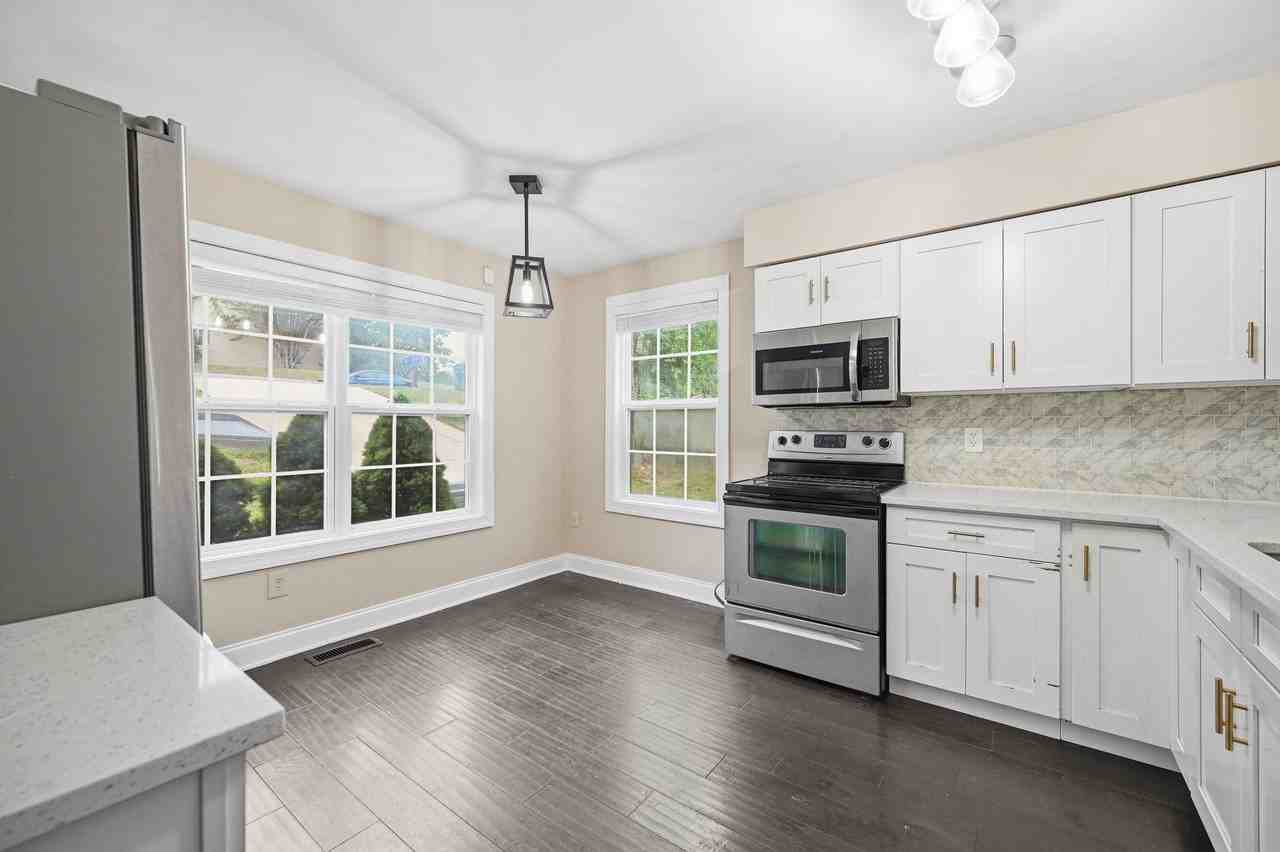 28 Cherry Laurel Dr - Photo 3 of 21