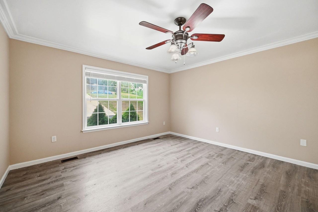28 Cherry Laurel Dr - Photo 7 of 21