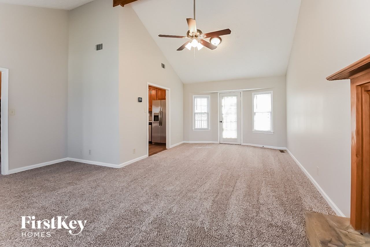 5029 Shelley Ct - Photo 5 of 15