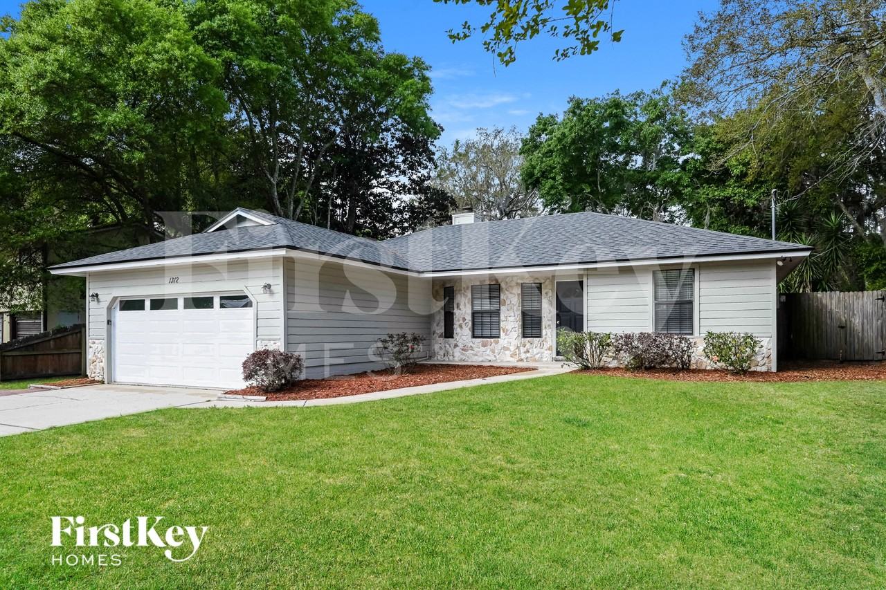 1312 Prince Rd - Photo 2 of 15