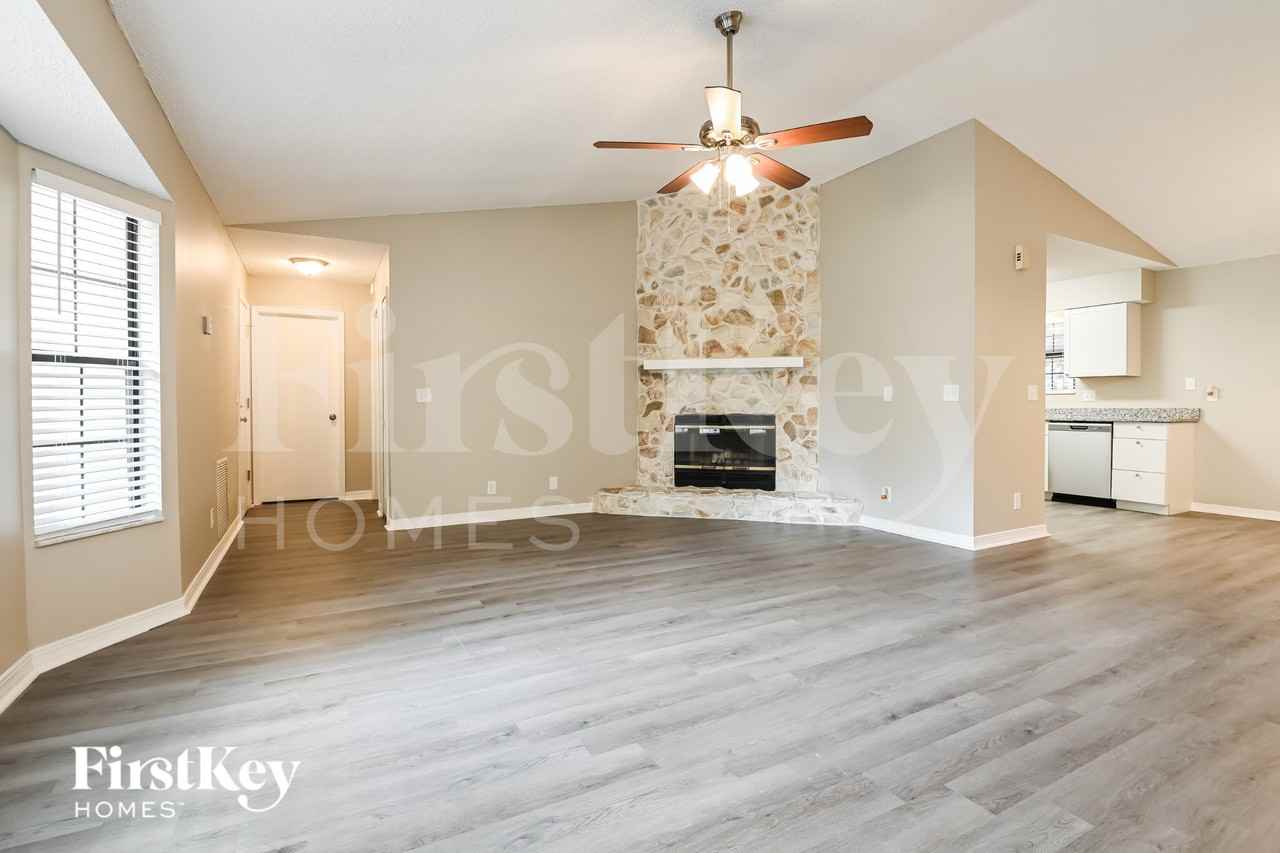 1312 Prince Rd - Photo 4 of 15