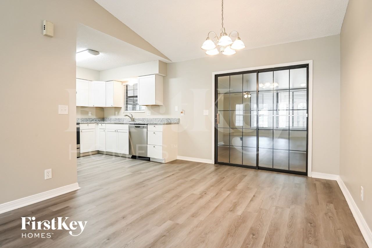 1312 Prince Rd - Photo 5 of 15