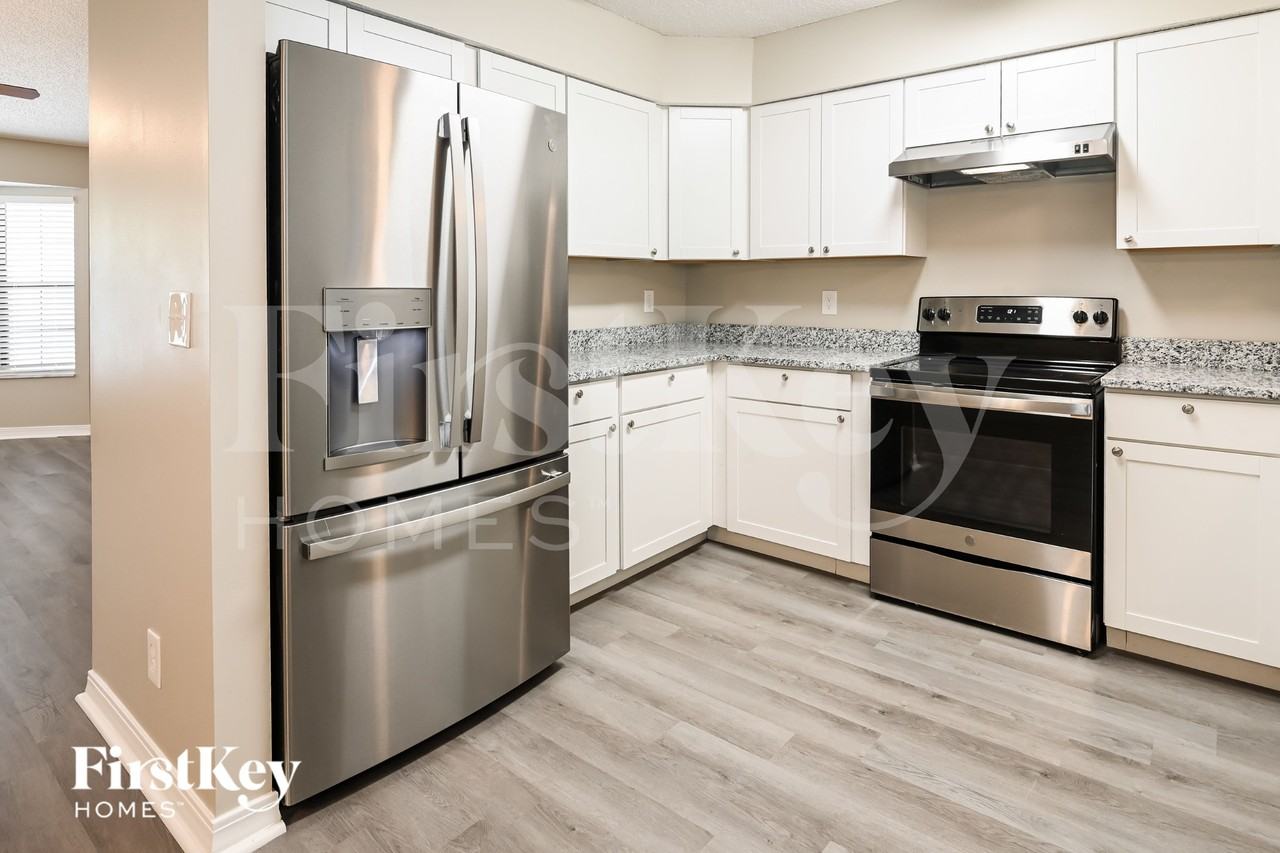 1312 Prince Rd - Photo 6 of 15