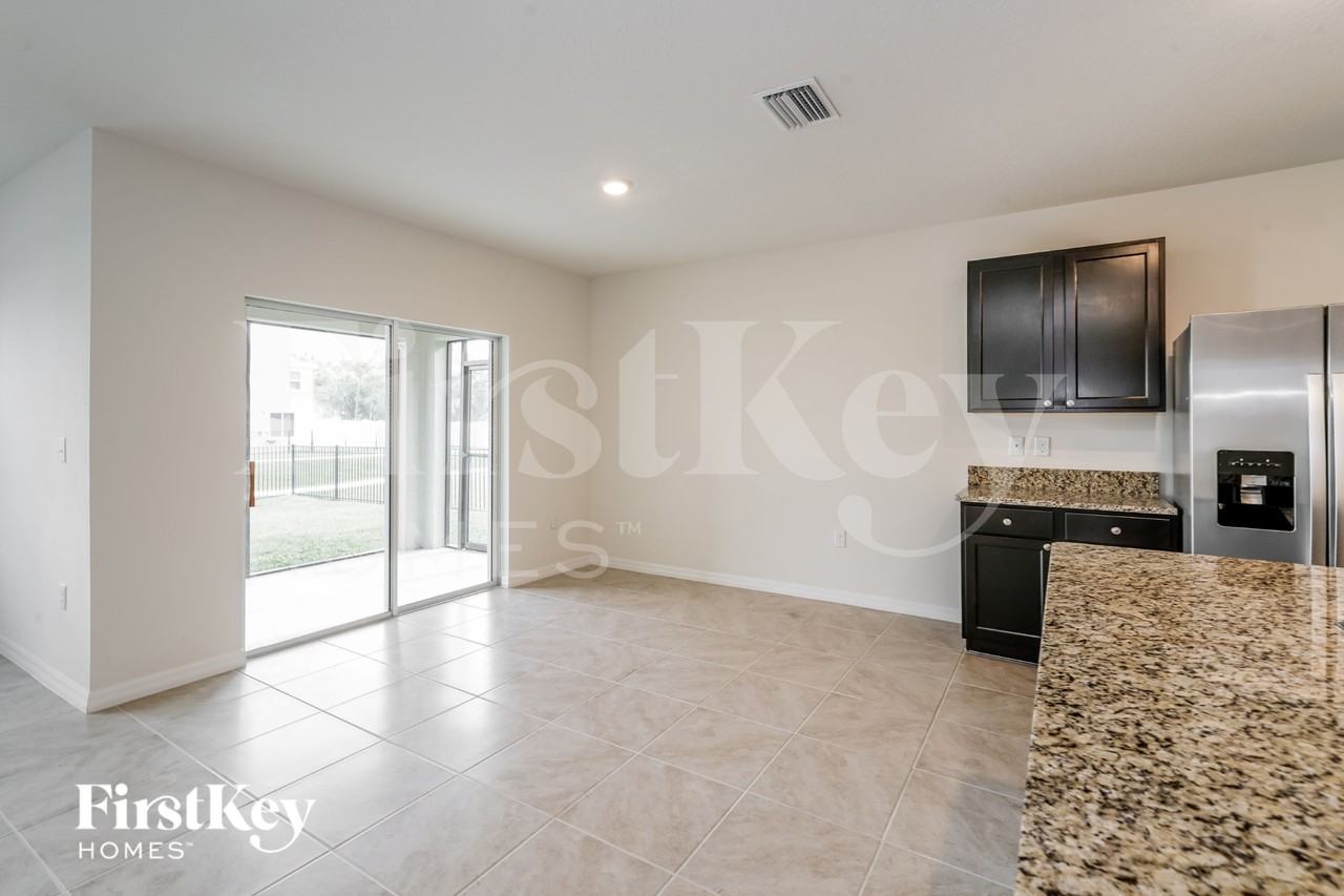 3008 Blakert Ct - Photo 4 of 16