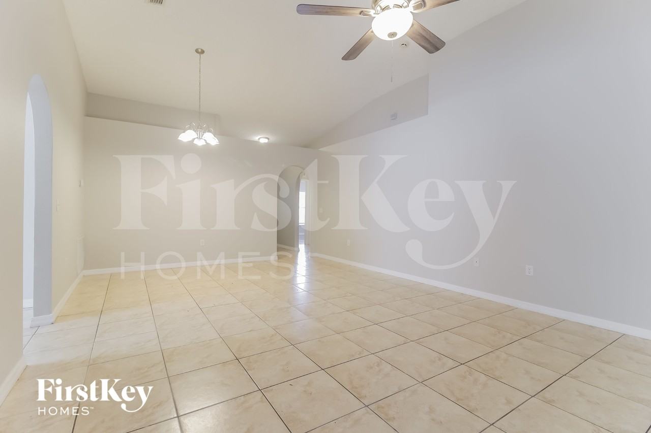 253 Mckay Blvd - Photo 3 of 16