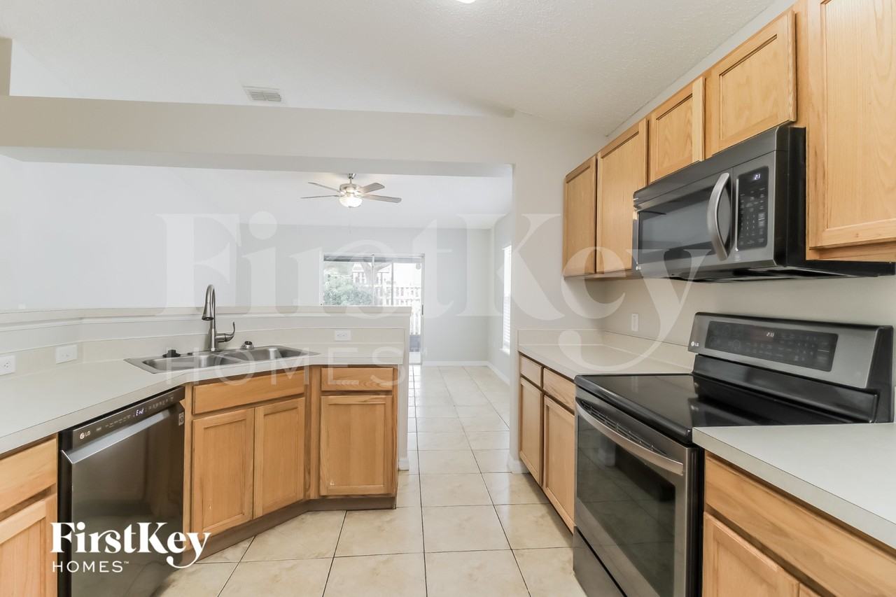 253 Mckay Blvd - Photo 6 of 16