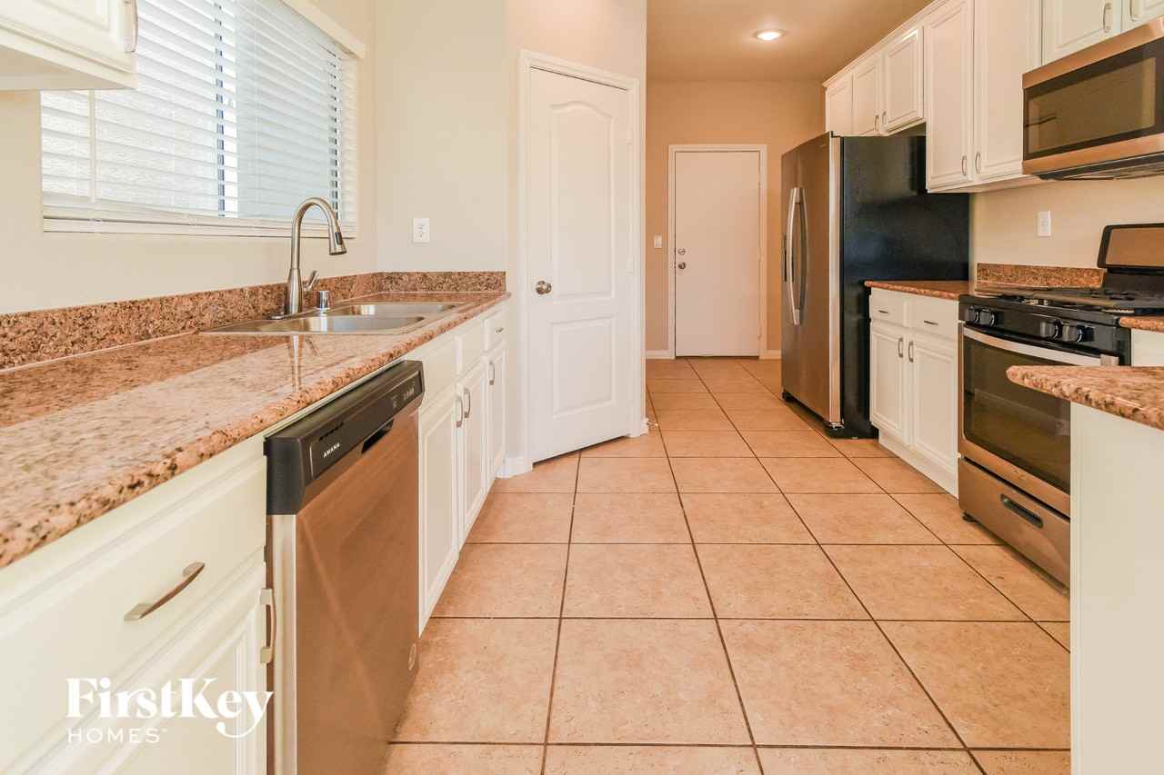 215 Del Cira Ave - Photo 4 of 15