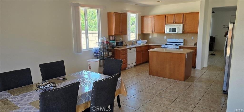 27653 Almont Way - Photo 4 of 14