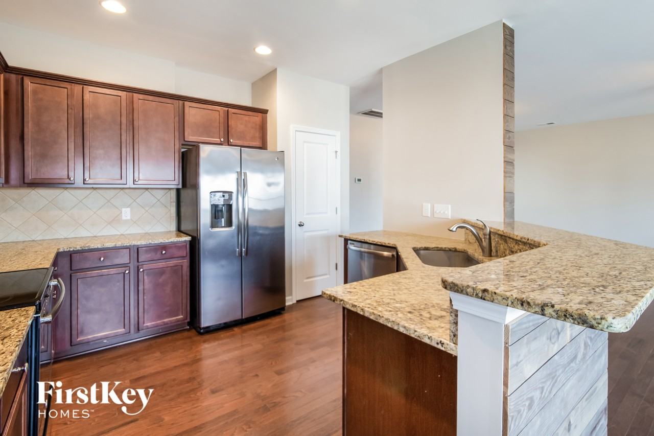 208 Longford Dr - Photo 6 of 15