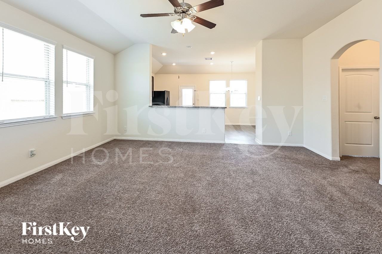 15809 Roberto Clemente Ct - Photo 2 of 16