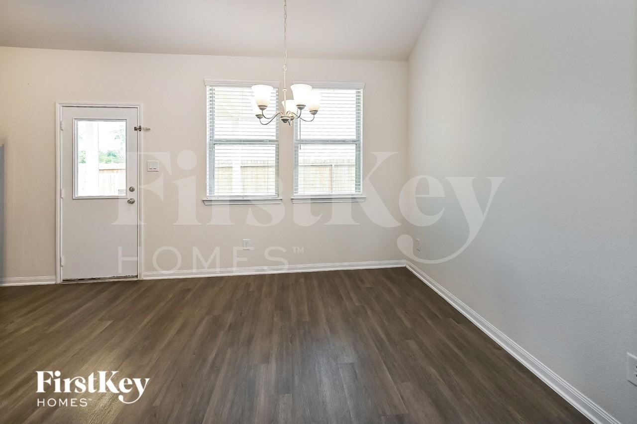 15809 Roberto Clemente Ct - Photo 6 of 16