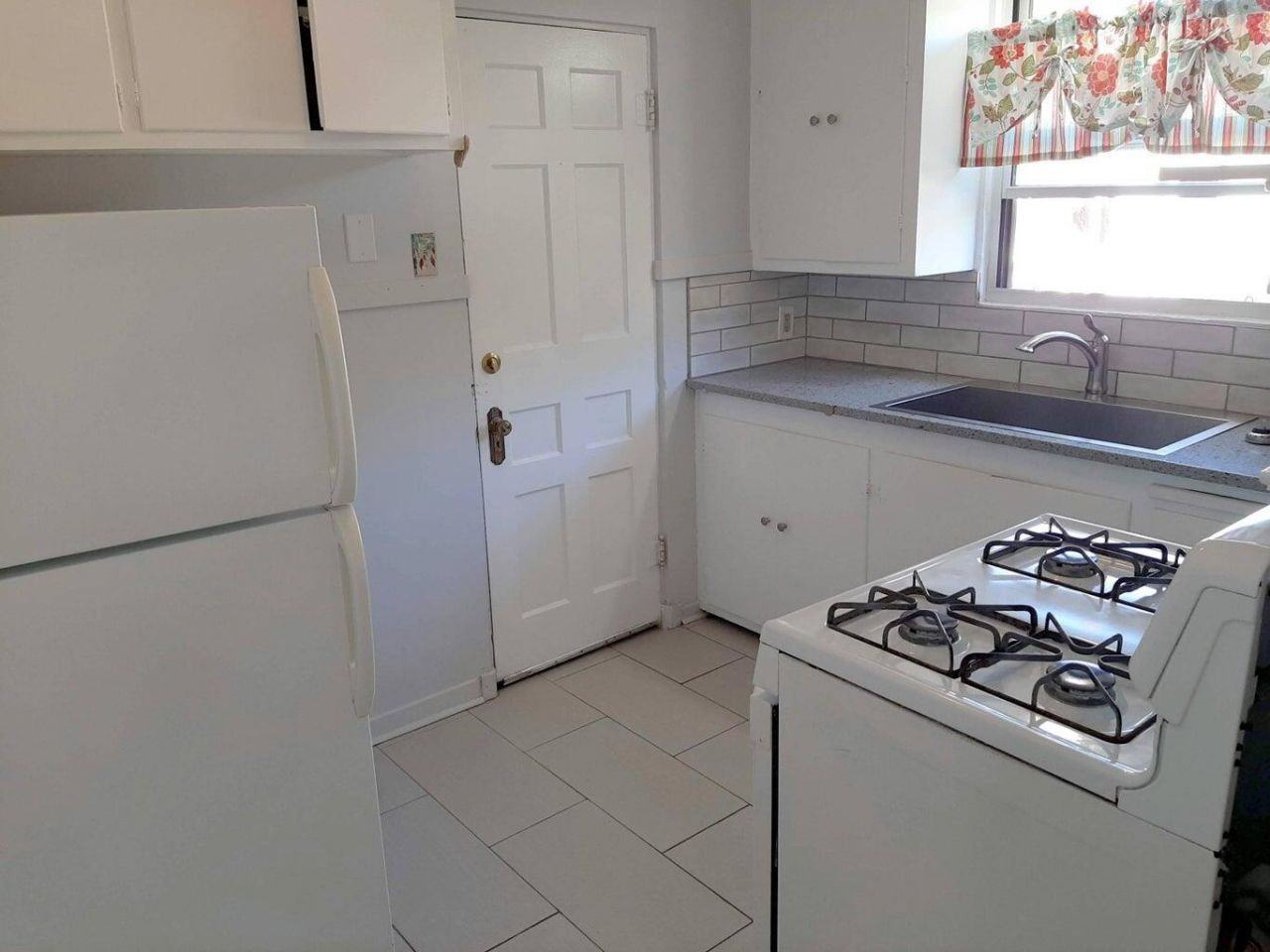 808 Carlisle Blvd Ne - Photo 6 of 15