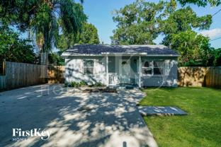 6809 N Sterling Ave - Photo 1 of 1
