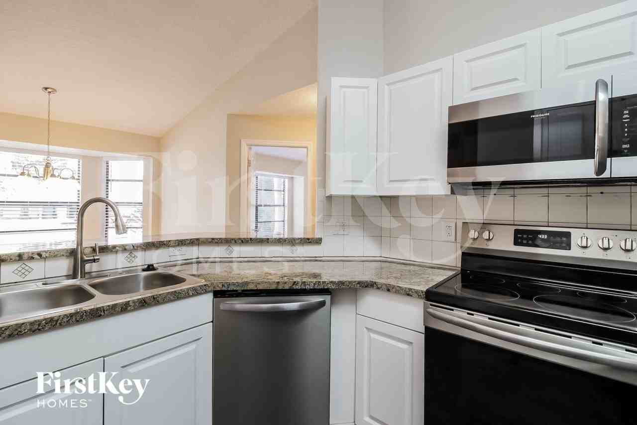 2009 Brewster Dr - Photo 6 of 15