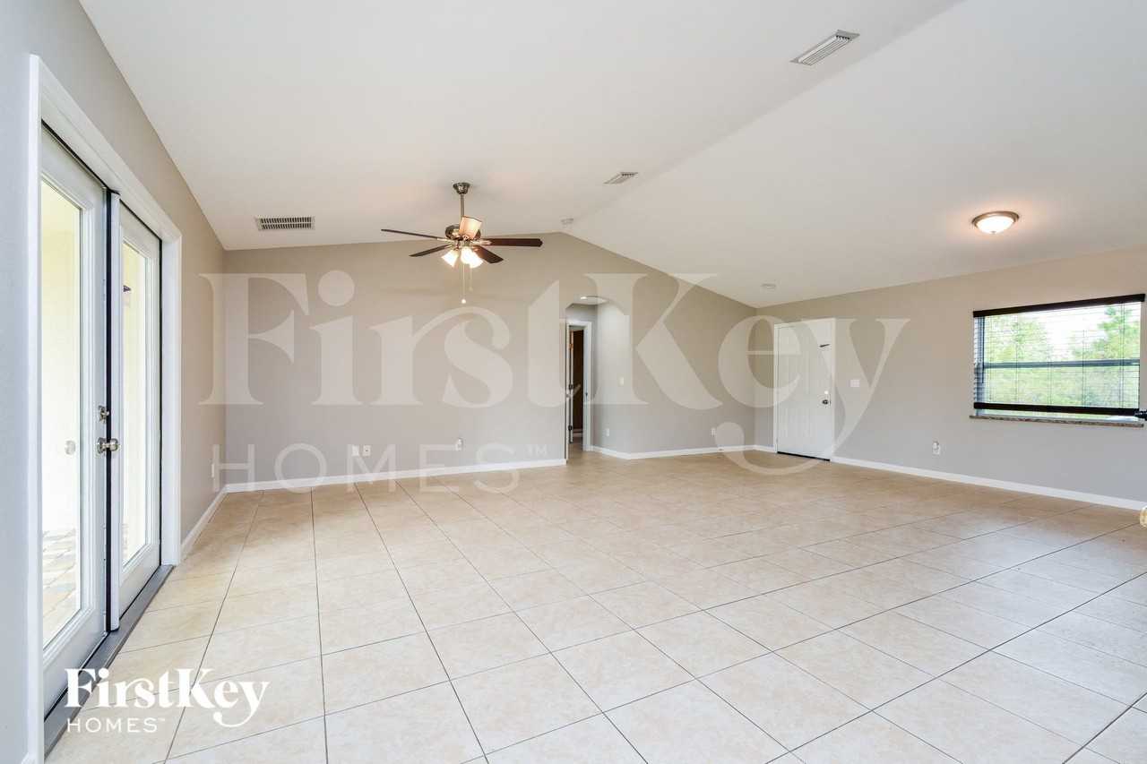 5123 White Ave - Photo 3 of 15