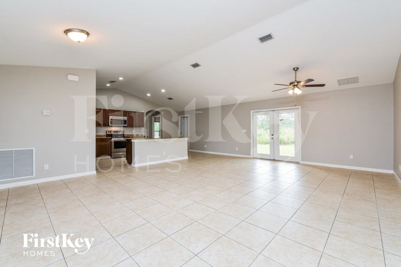 5123 White Ave - Photo 4 of 15