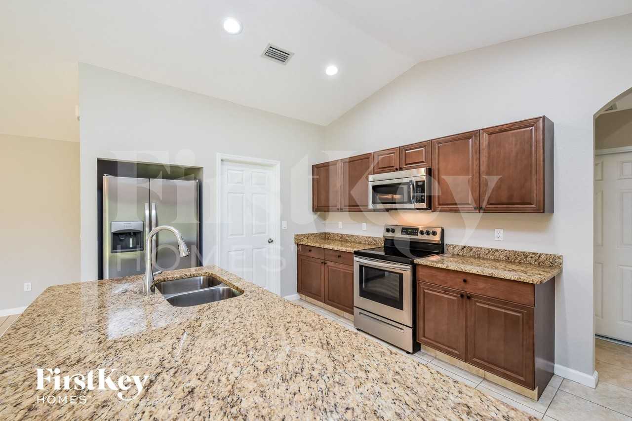 5123 White Ave - Photo 7 of 15