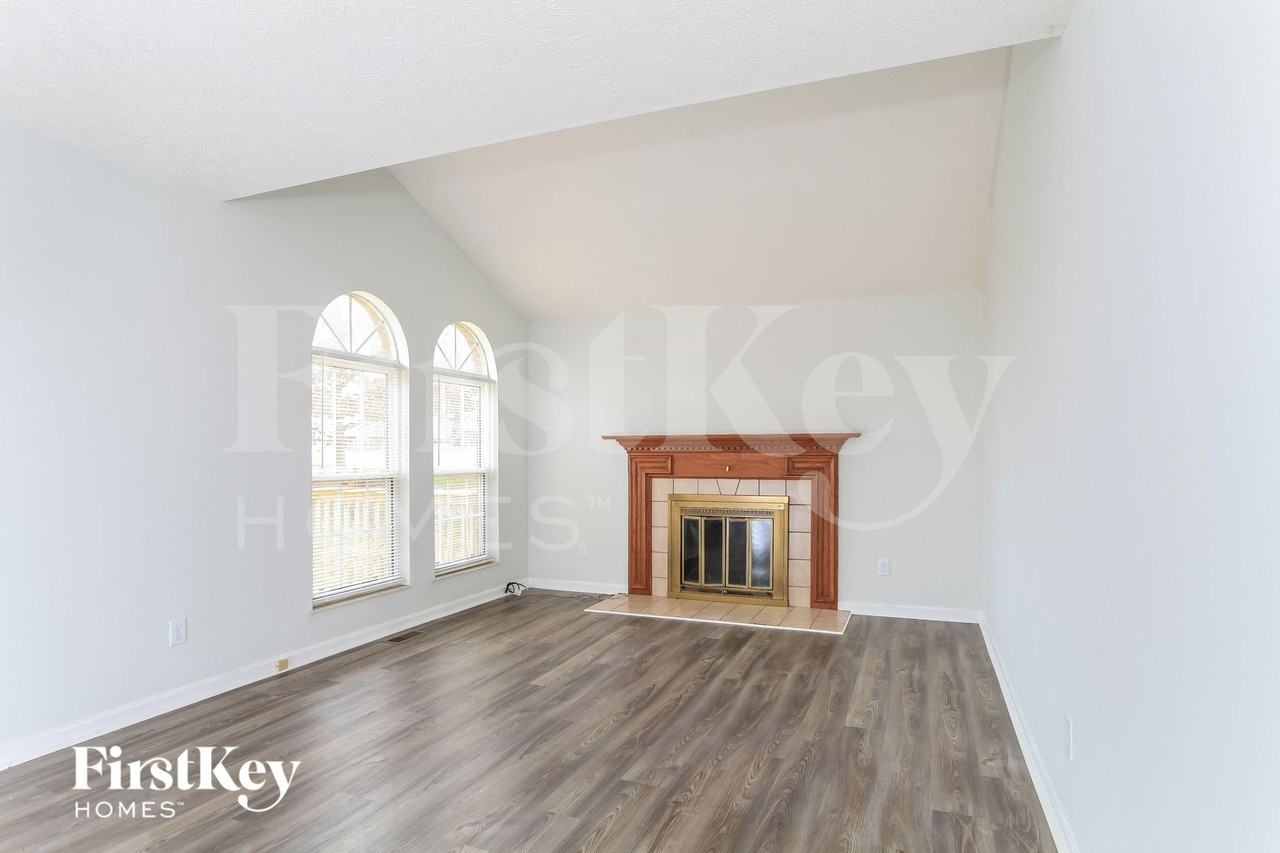 3359 Woodside Dr - Photo 3 of 15