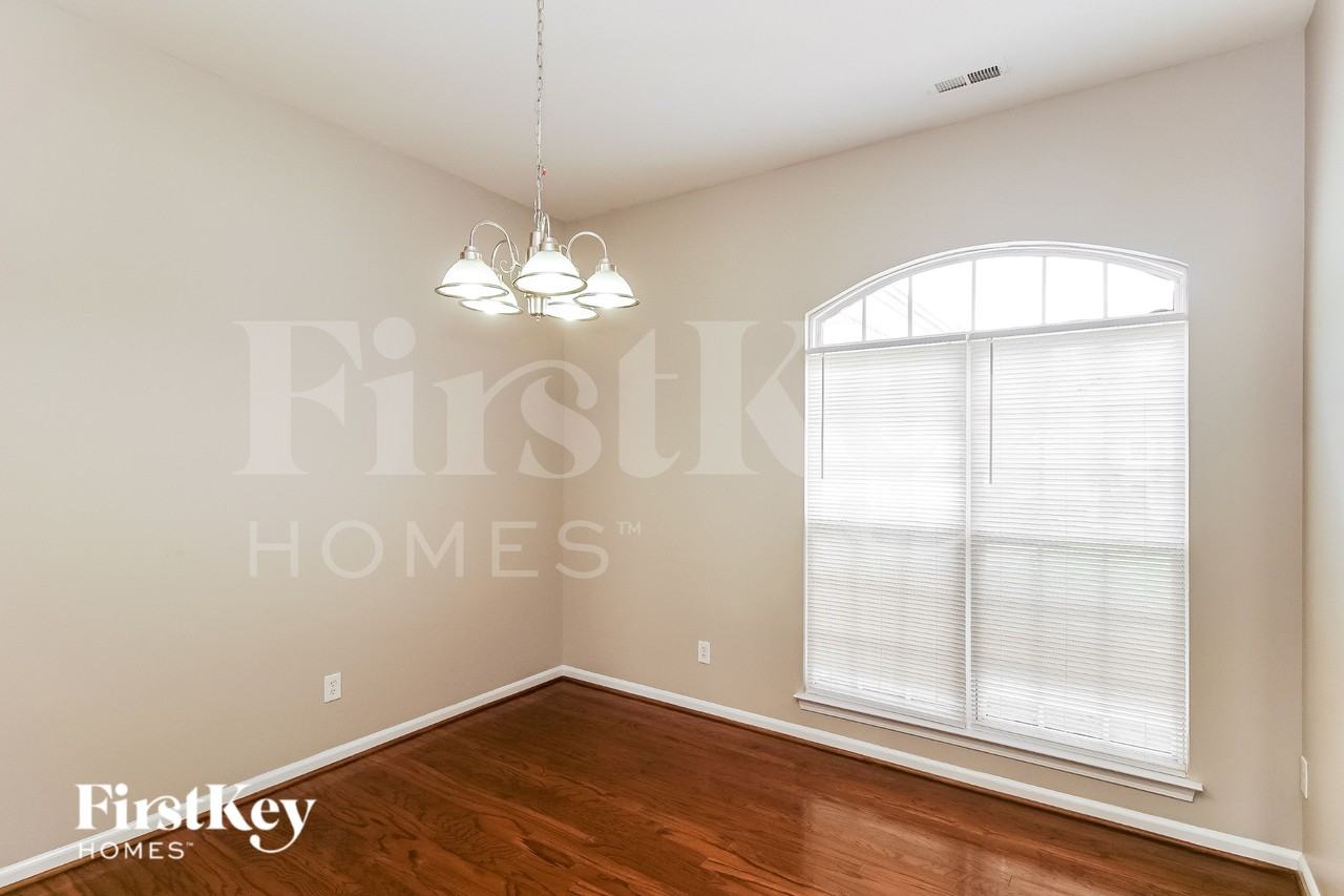 731 Georgie St - Photo 7 of 17