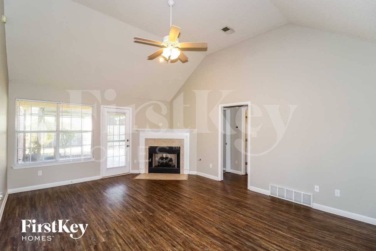 1523 Beringer Dr - Photo 4 of 16