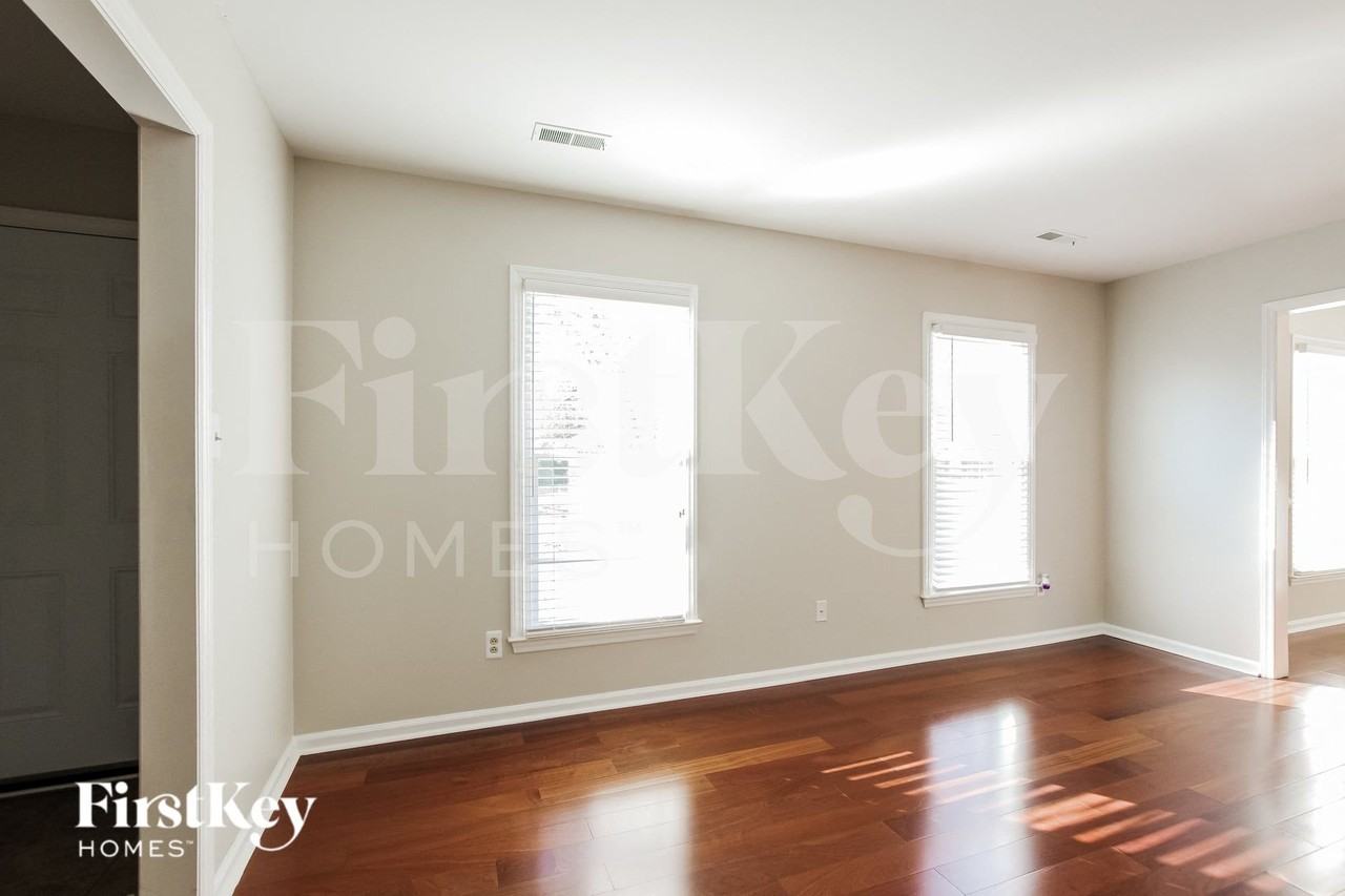 11701 Charnwood Ct - Photo 4 of 15