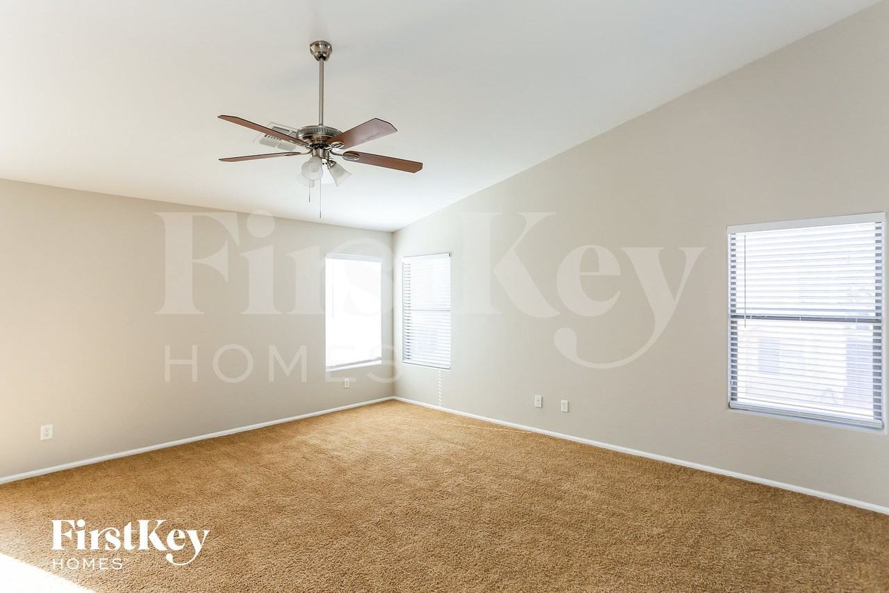 16110 W Miami St - Photo 6 of 15