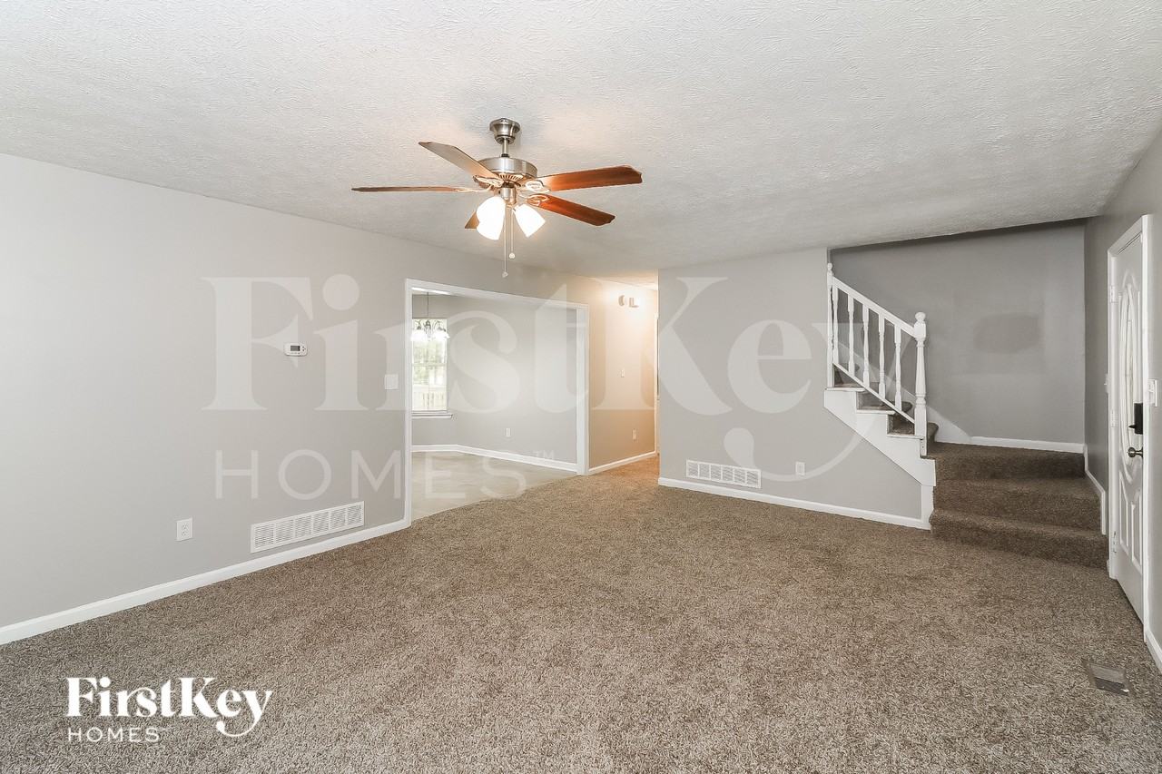95 Glenwood Ct - Photo 3 of 16