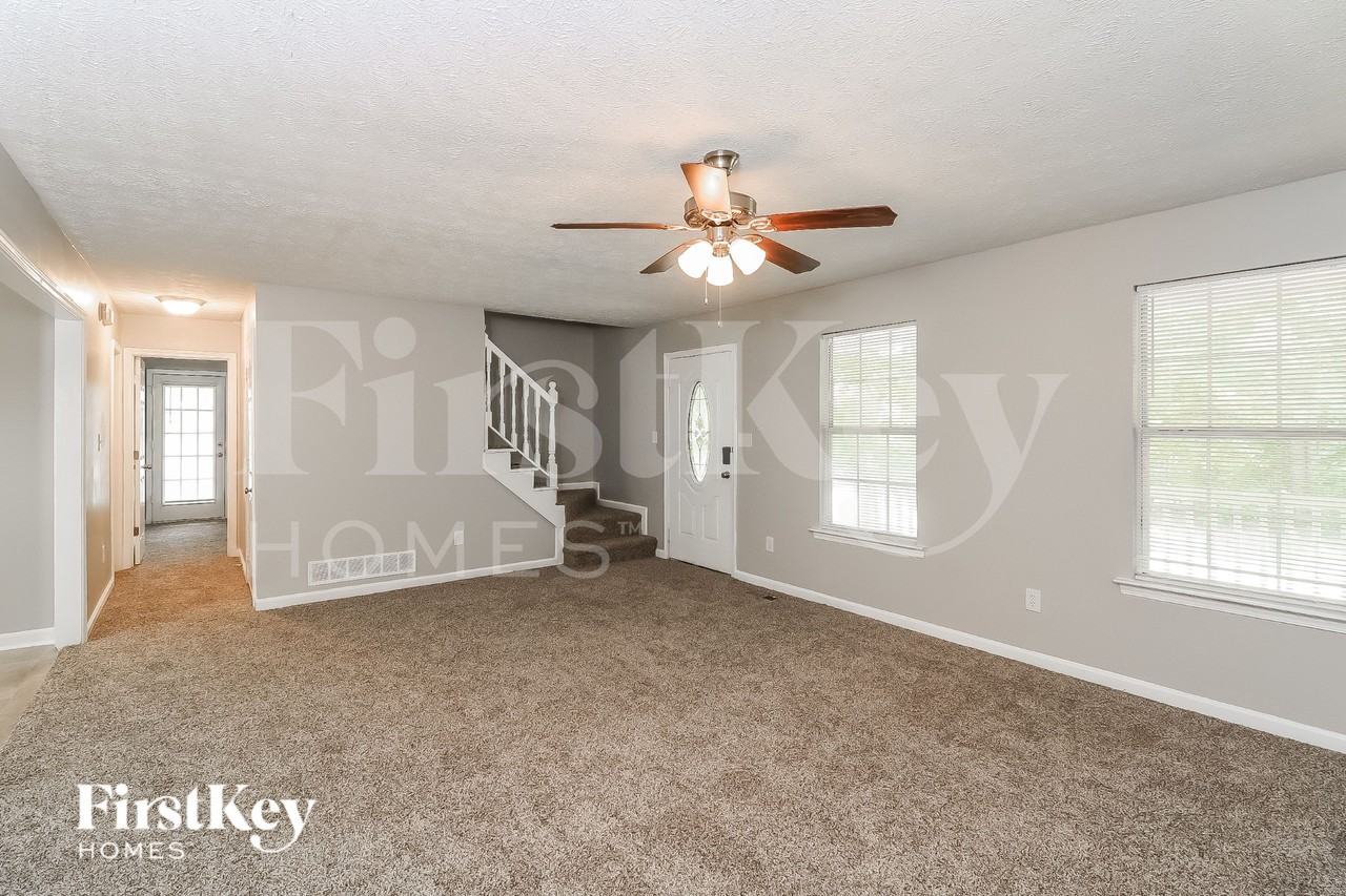 95 Glenwood Ct - Photo 5 of 16