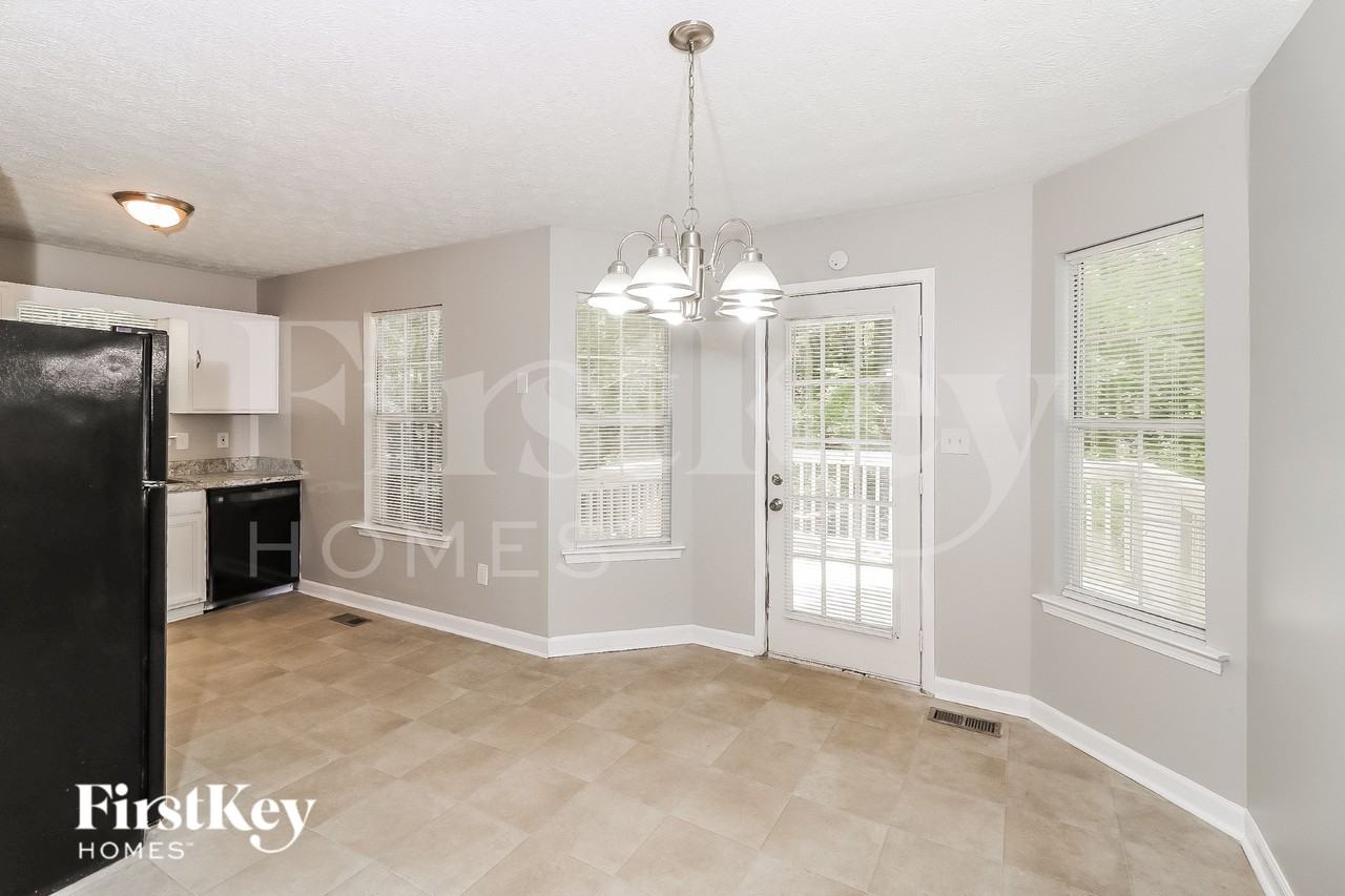 95 Glenwood Ct - Photo 6 of 16