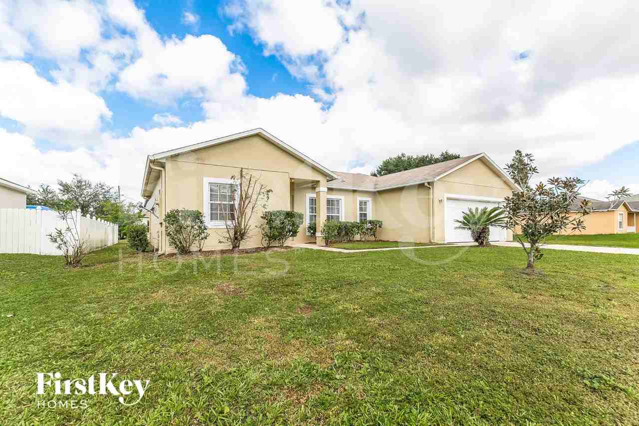 927 Cannes Dr - Photo 2 of 16