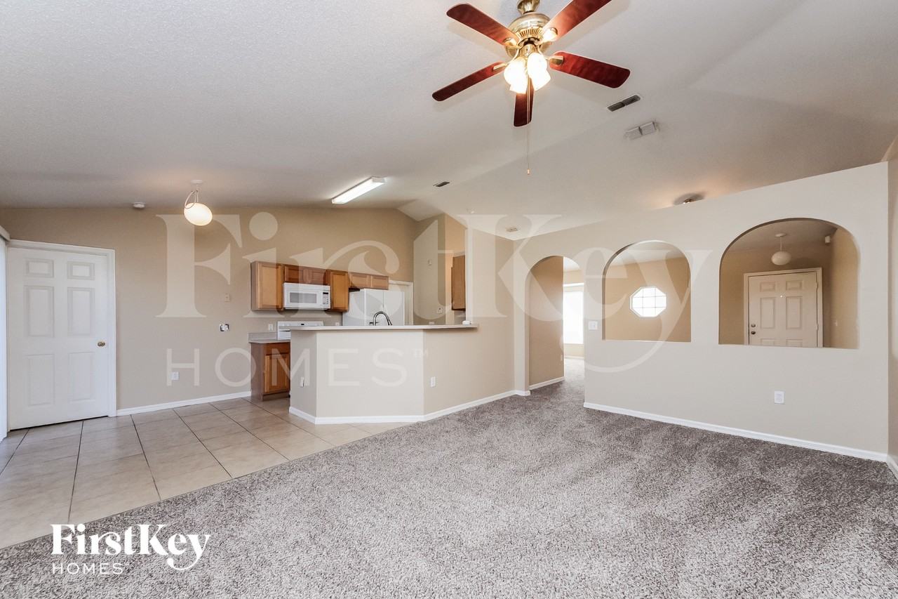 917 Delano Ct - Photo 4 of 16