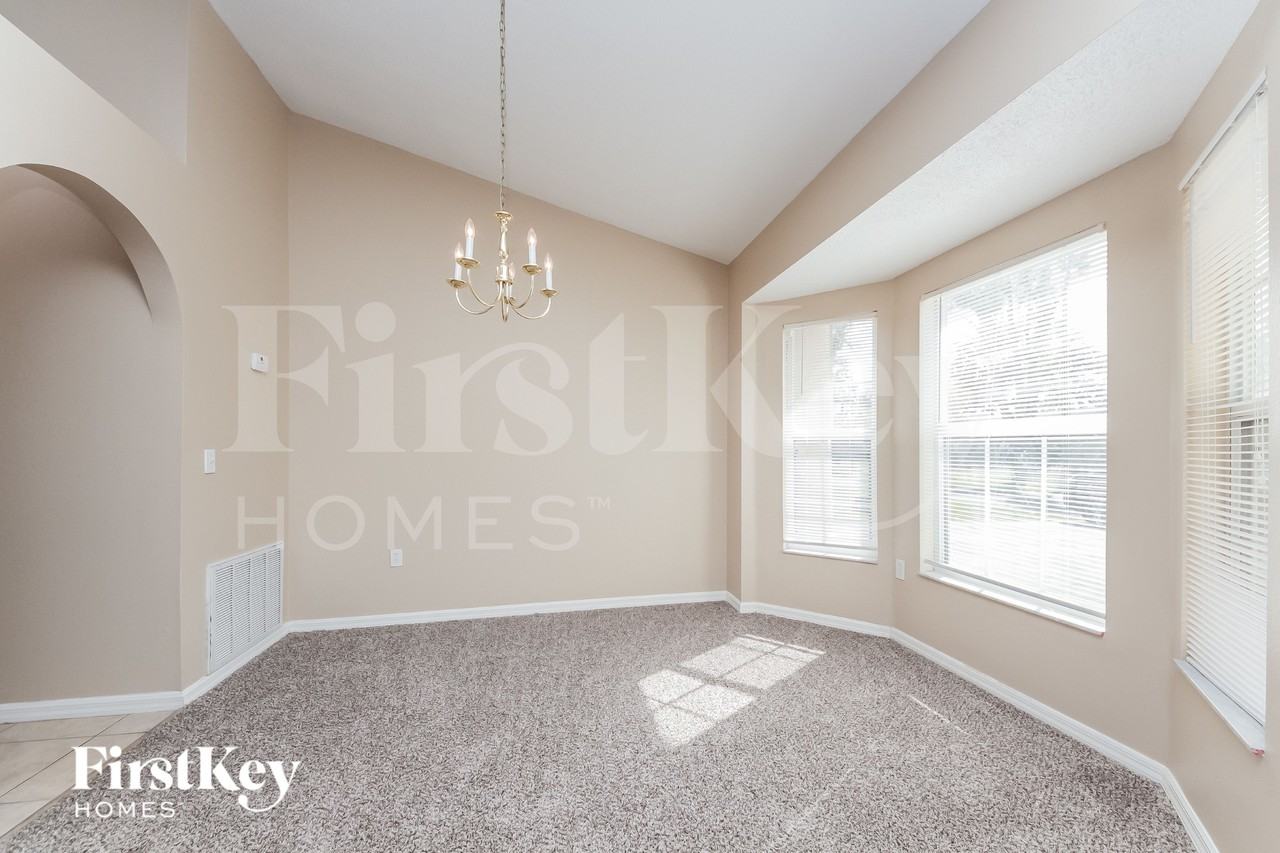 917 Delano Ct - Photo 5 of 16