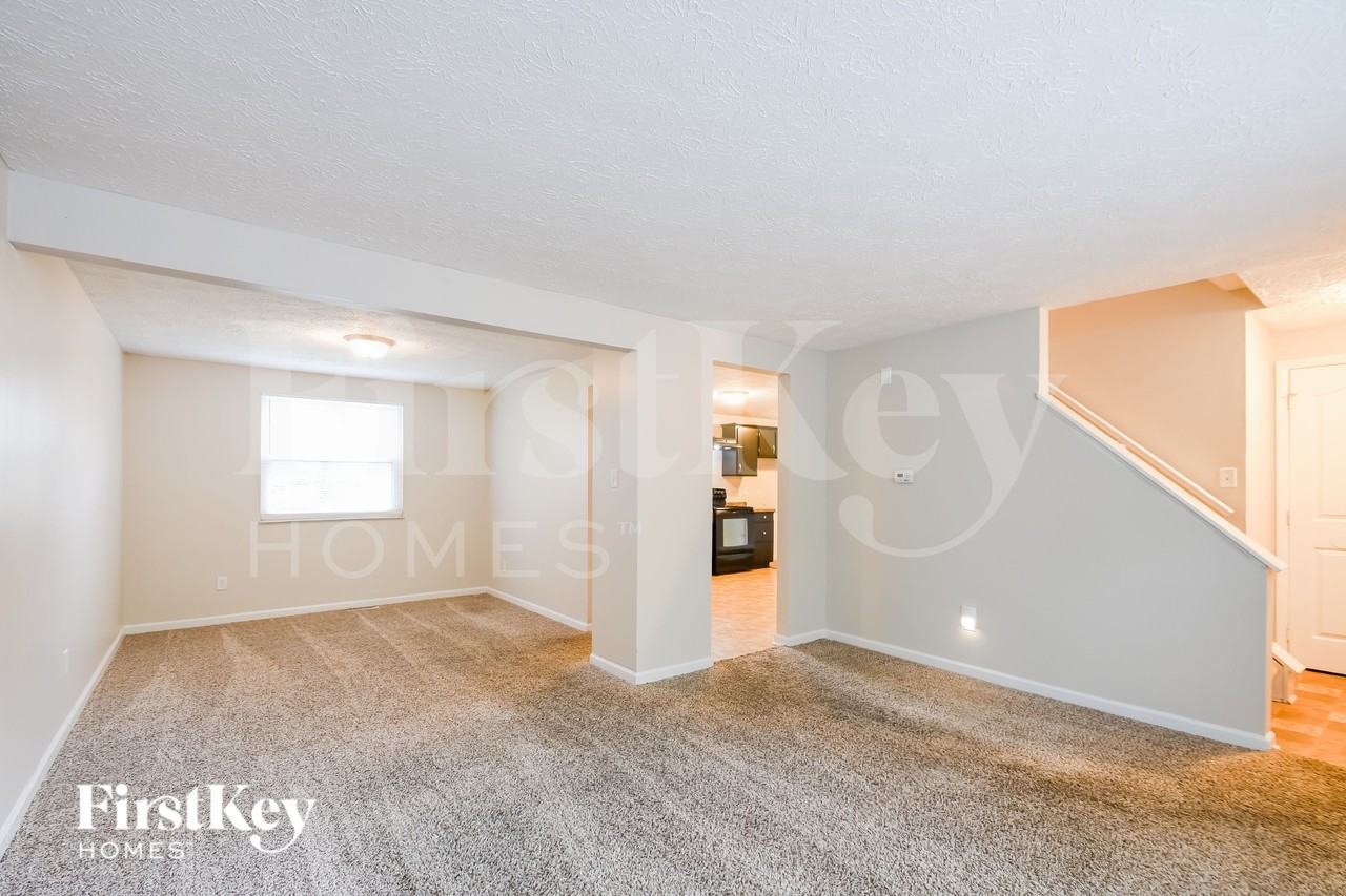 9026 Kasteel Way - Photo 3 of 15
