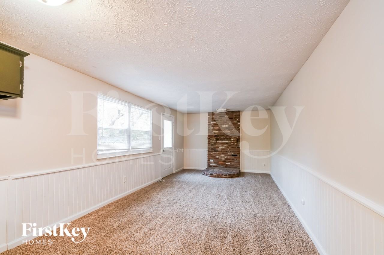 9026 Kasteel Way - Photo 5 of 15