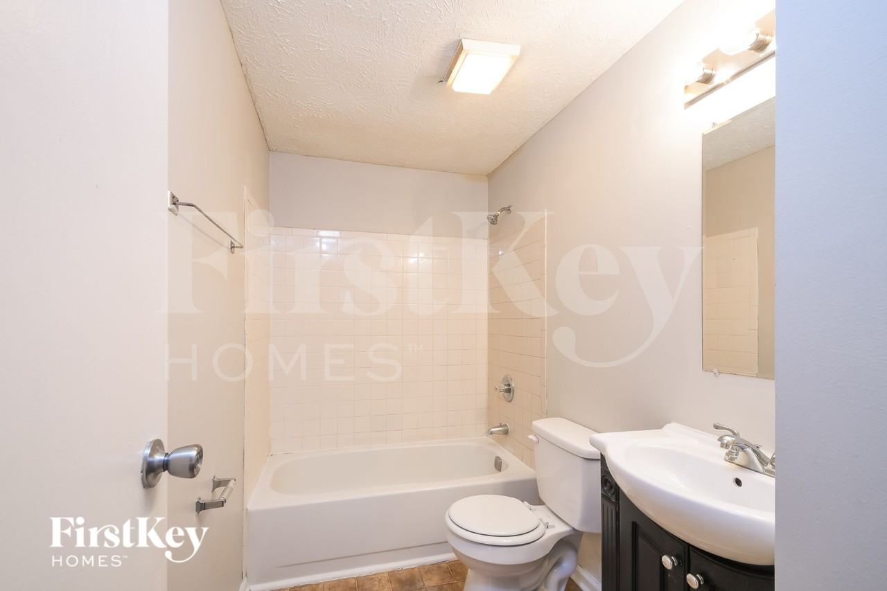 9026 Kasteel Way - Photo 7 of 15