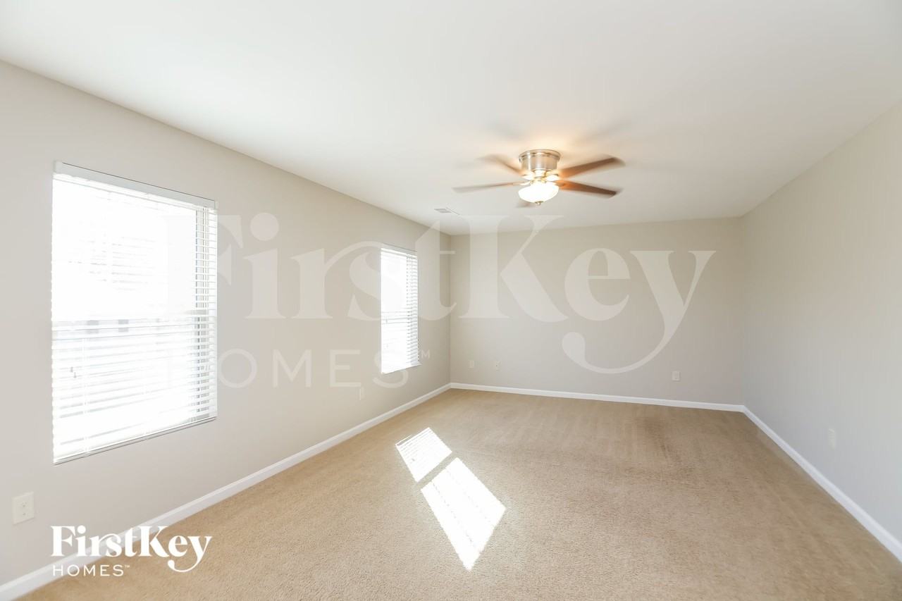 90 Westin Way - Photo 4 of 15