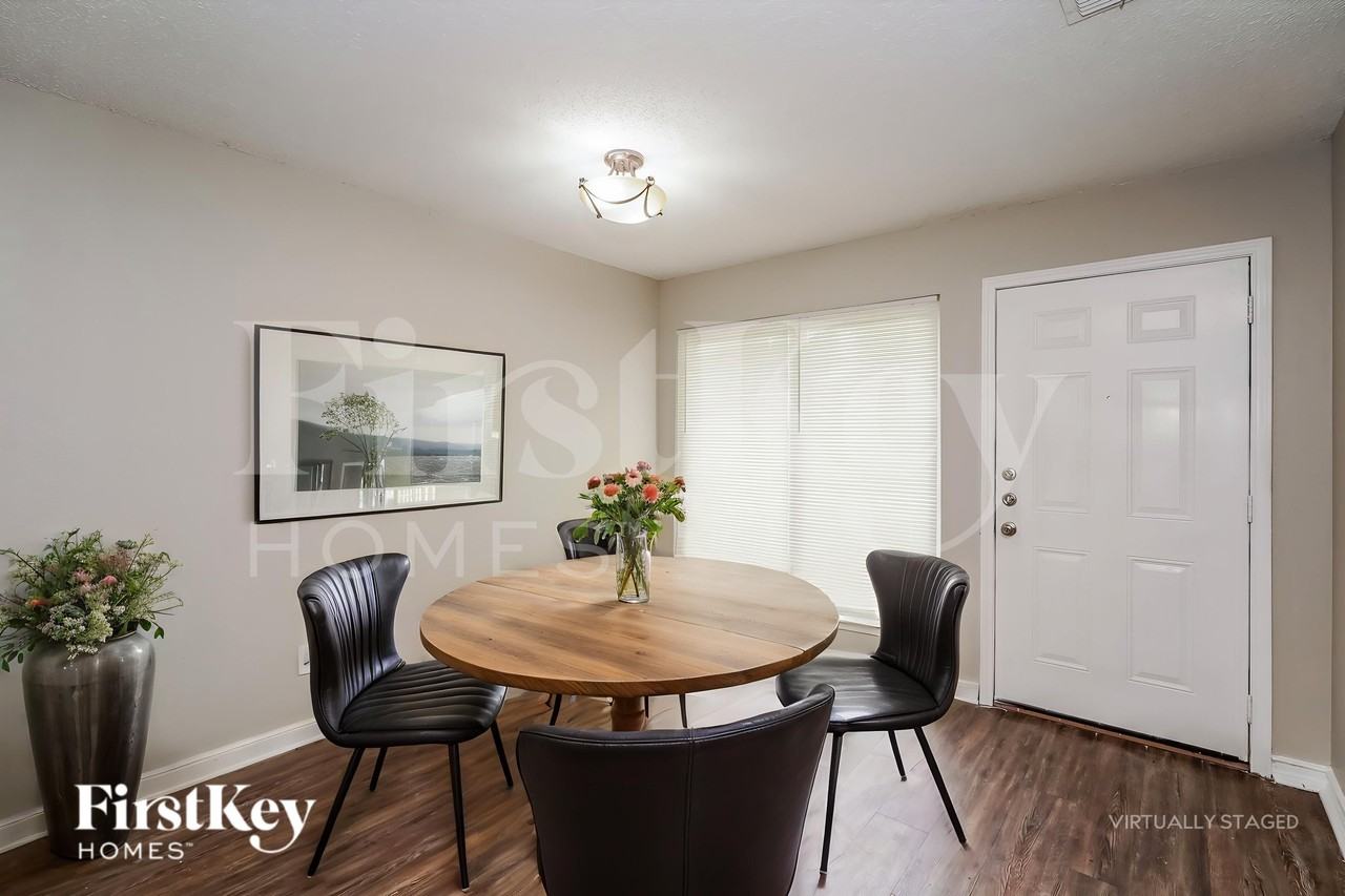 809 Parkwest Blvd - Photo 6 of 20