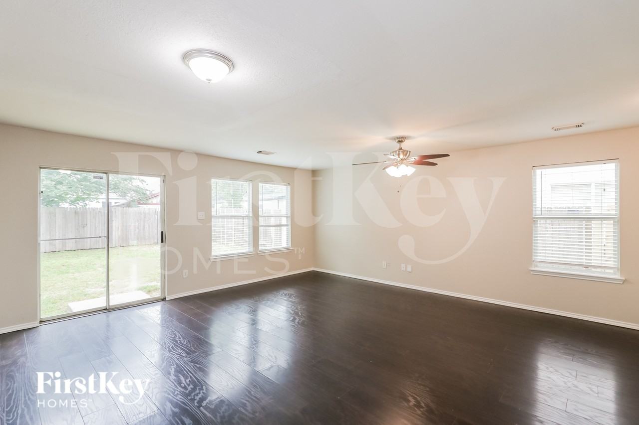 7311 Rising Brook Dr - Photo 4 of 17