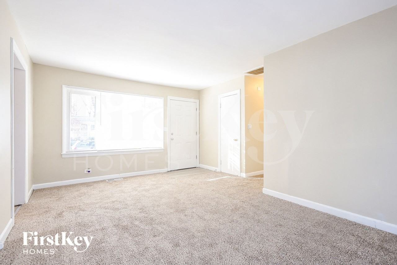 721 N May St - Photo 4 of 15