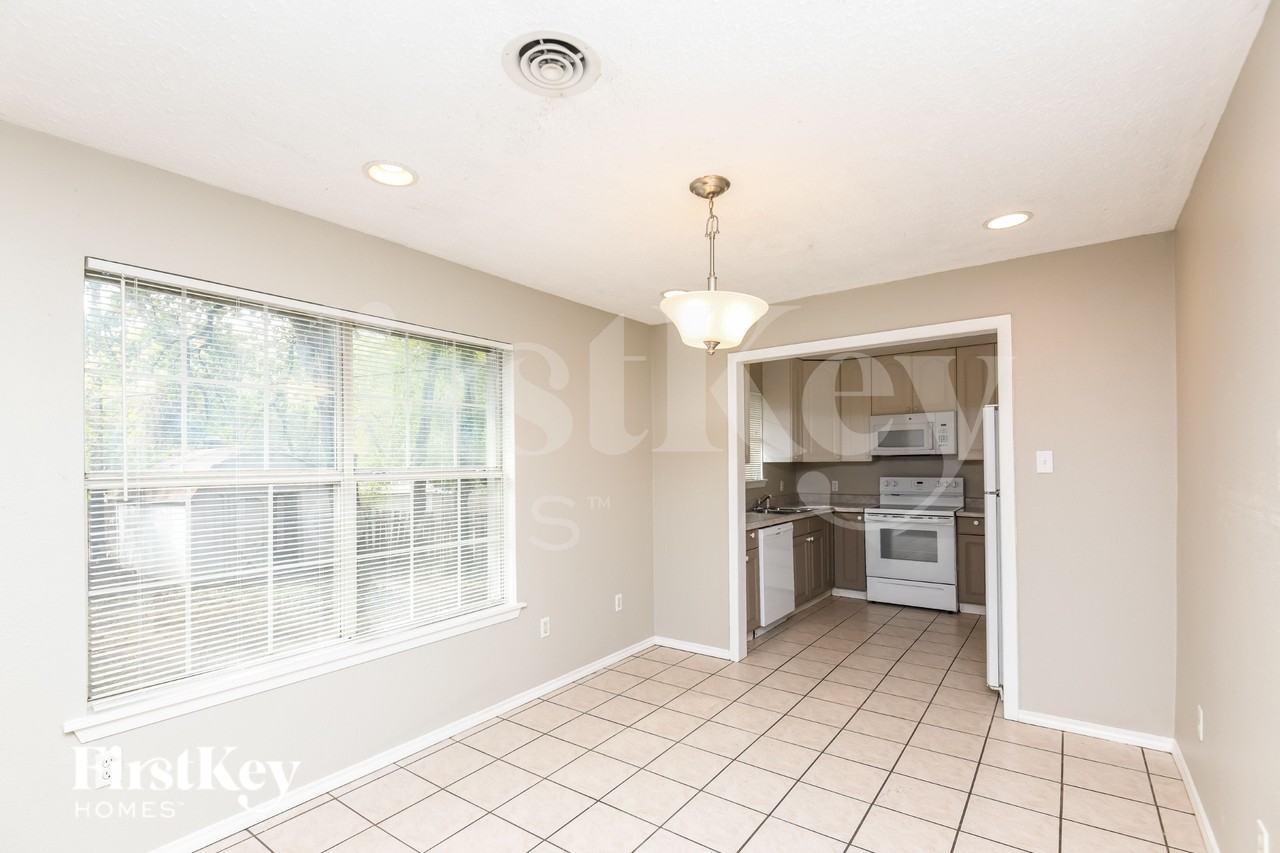 6508 Normandy Rd - Photo 4 of 16
