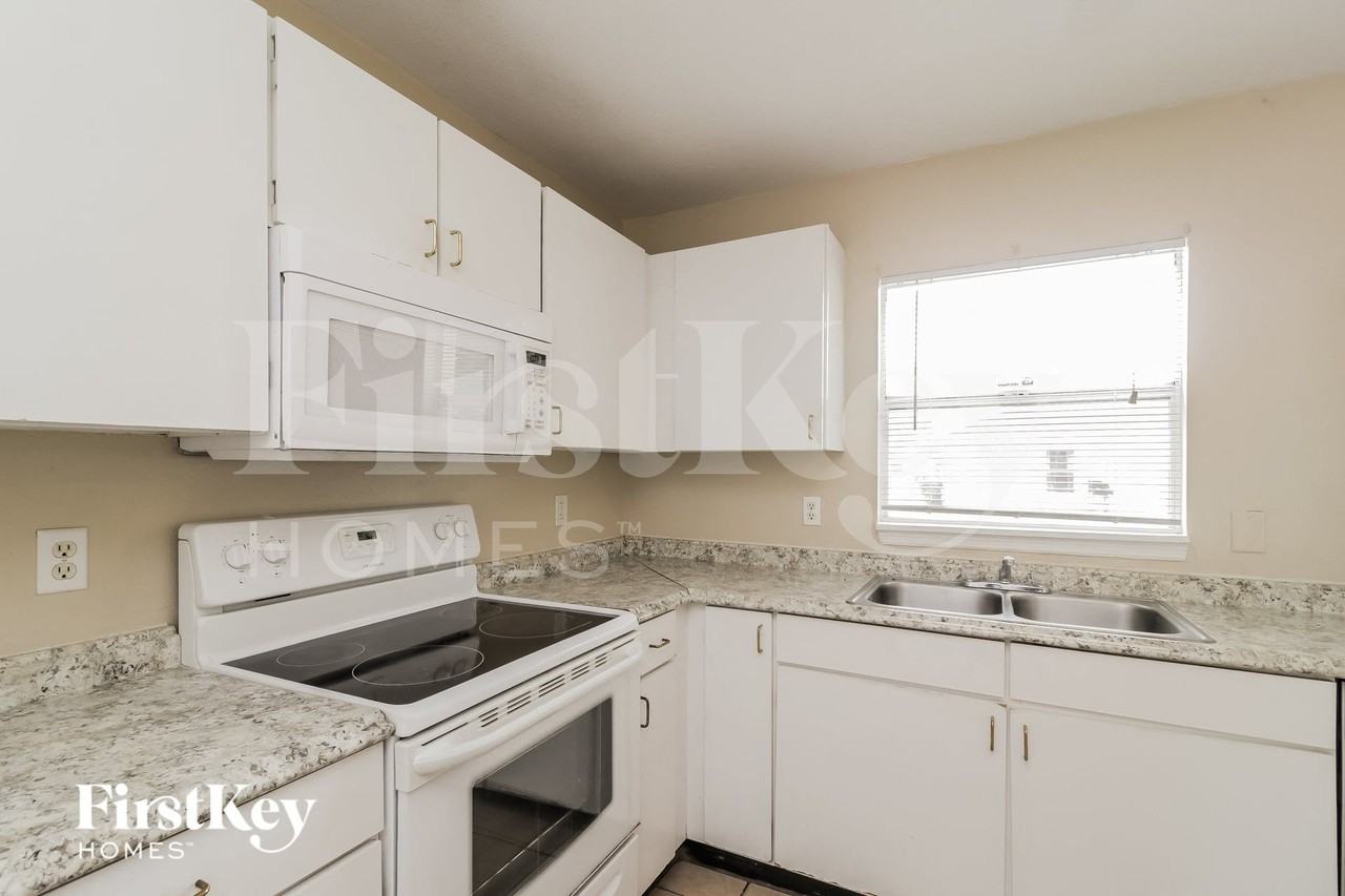 541 Albatross Dr - Photo 6 of 15