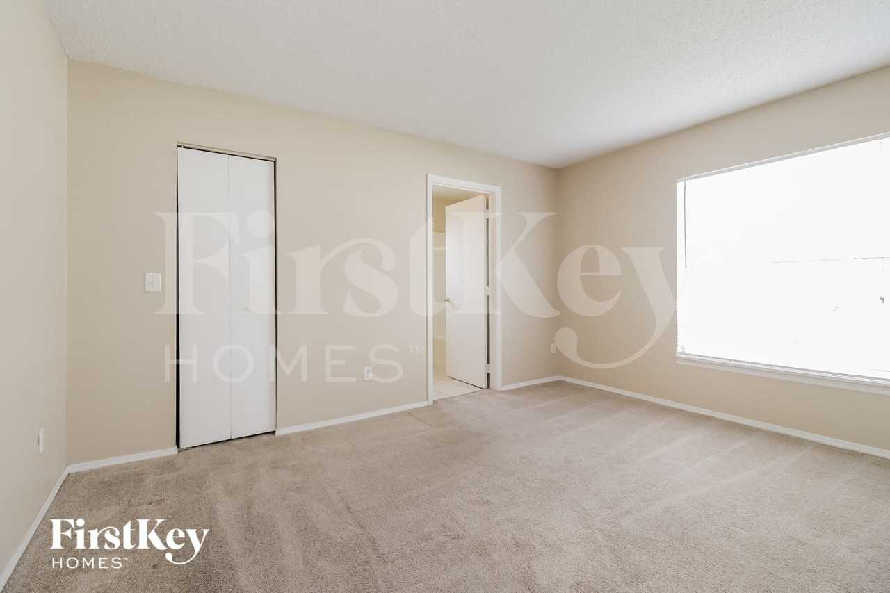 541 Albatross Dr - Photo 7 of 15