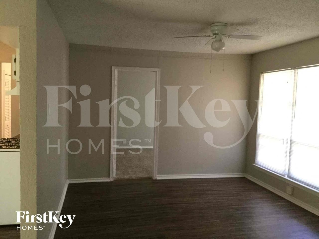3101 Marydale Rd - Photo 3 of 12