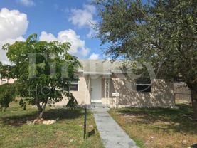 1943 Thomas St - Photo 1 of 1