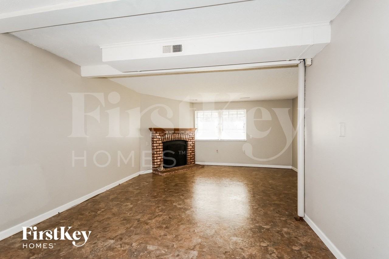 1835 Stilton Ct - Photo 2 of 15