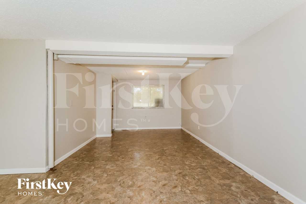 1835 Stilton Ct - Photo 3 of 15