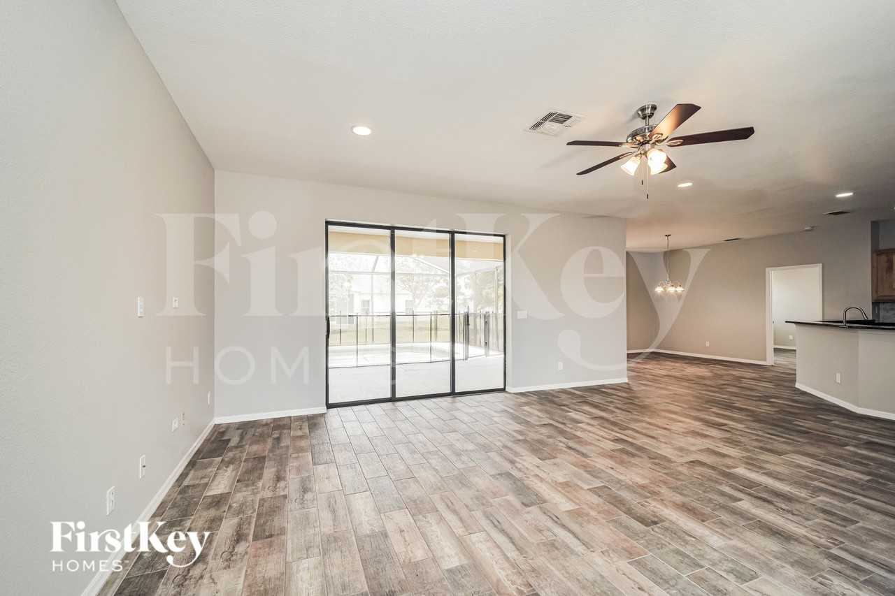 1829 Sw California Blvd - Photo 2 of 19