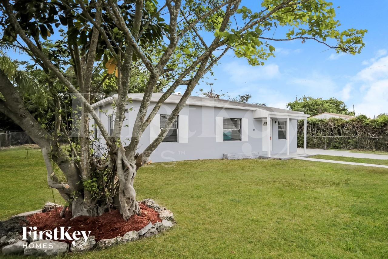14640 Tyler St - Photo 2 of 15
