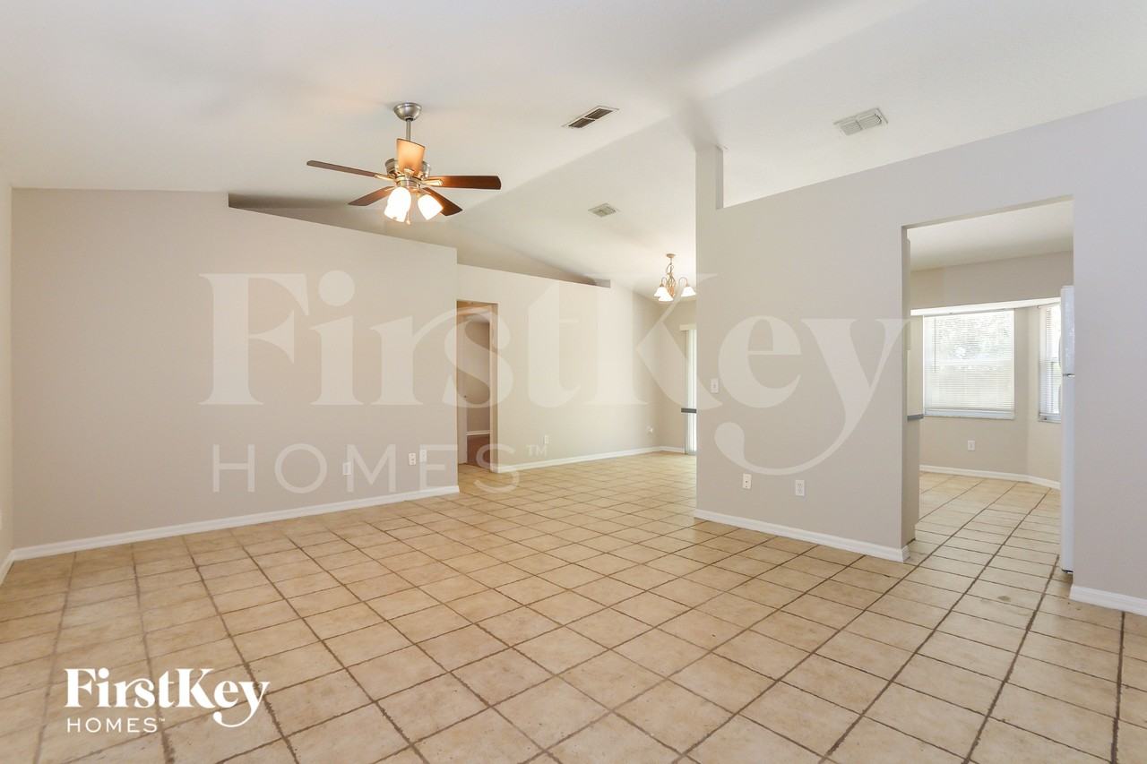 1391 W Blue Springs Ave - Photo 2 of 16